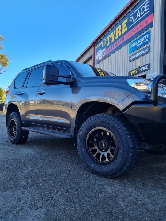 Elite Podiums Fitted To A Toyota Prado 150 By Jb Tyre Place Huskisson