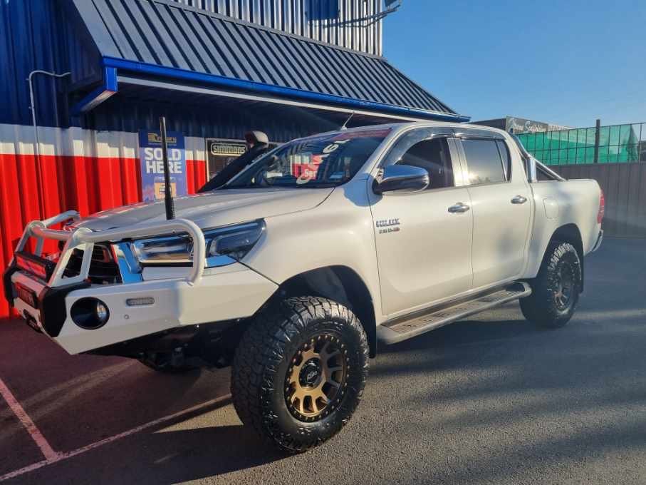 17" Dirty Life Scout Gold Toyota Hilux Tyrepower Sandgate