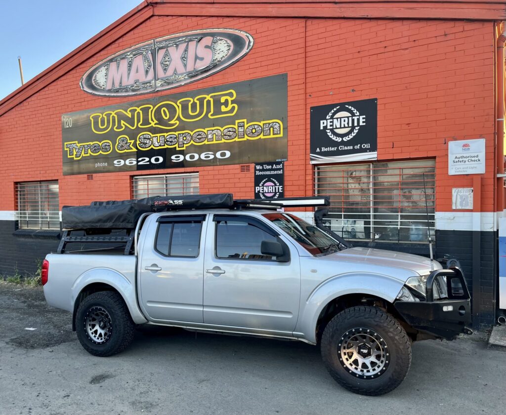 D4o Nissan Navara Fitted With Dirty Life Enigma Pro In Graphite For Unique Tyres Suspension Scaled 2