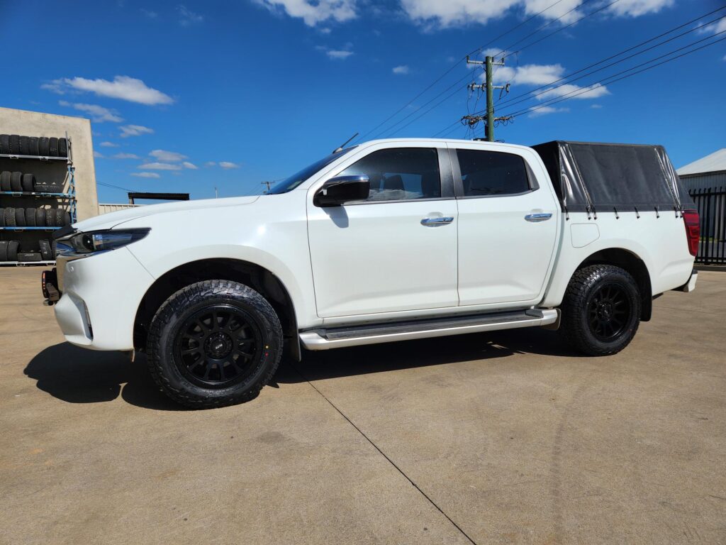 Elite Podium Fitted To Mazda Bt50