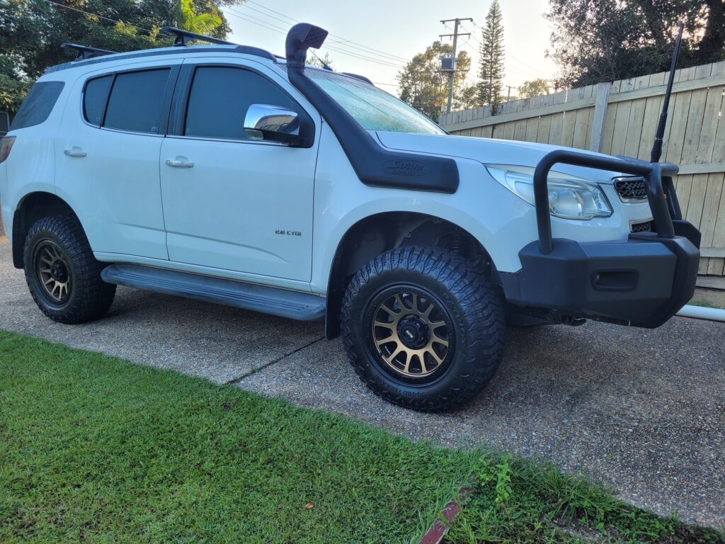 Elite Podium – Isuzu Mux – Fitted By Tyrepower Moorooka