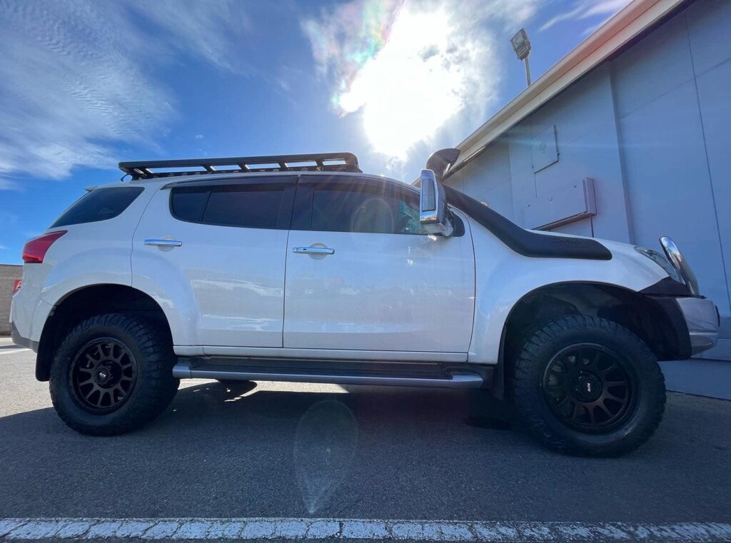 Fred Vella Tyre Service Isuzu Mux 17x8 Elite Podium