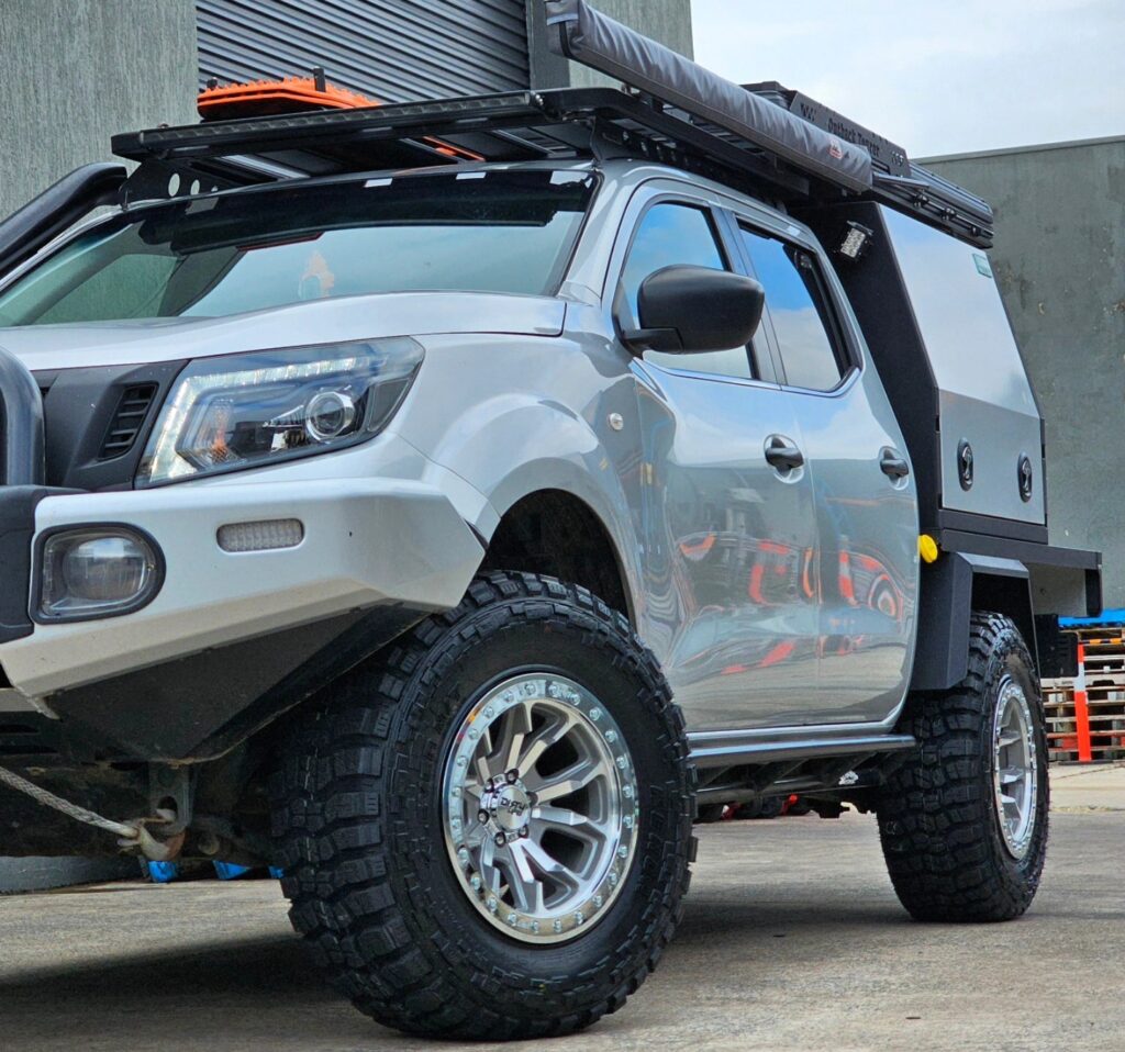 NISSAN NAVARA NP300 FITTED WITH DIRTY LIFE DT-1 BY GAS WHEELS