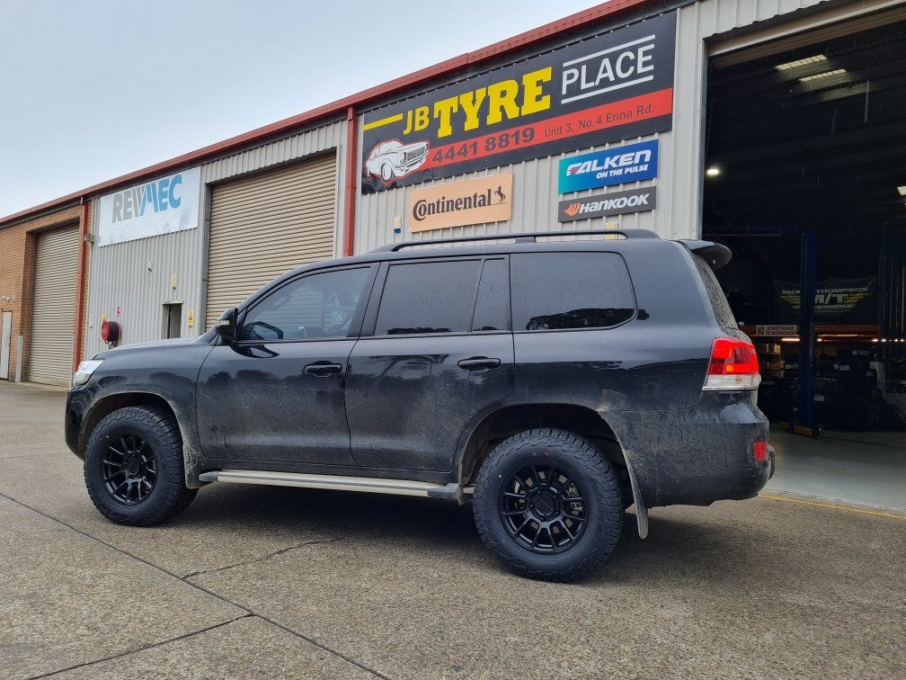 Jb Tyre Plus Huskisson Landcruiser 200 Series Raceline Gauge