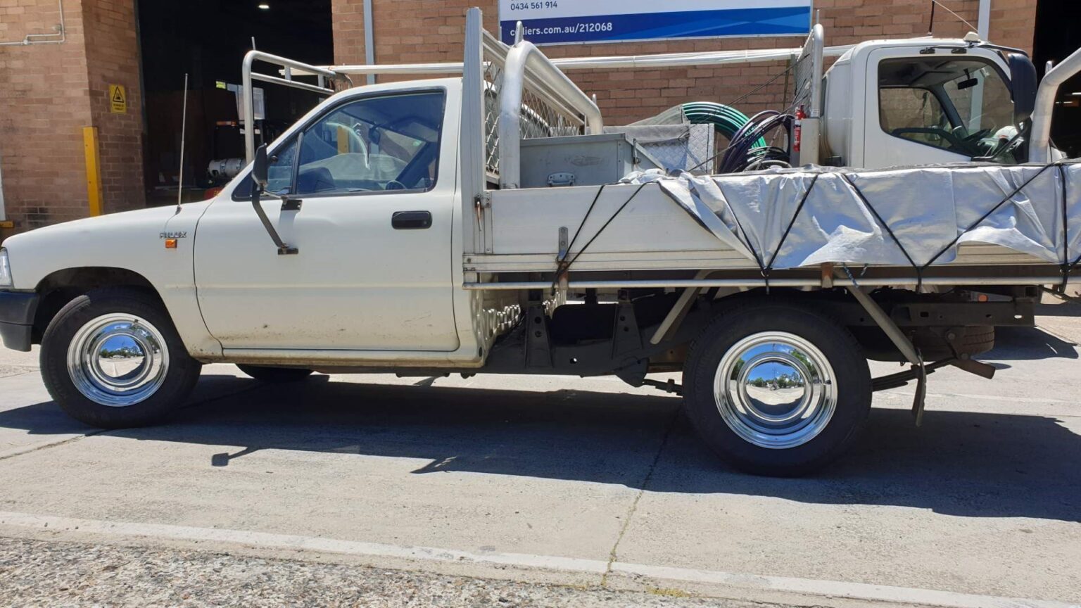 Hilux 2wd (PRE2005)